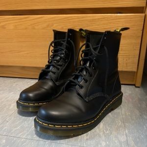 doc marten's 1460 women's lace up boots in black